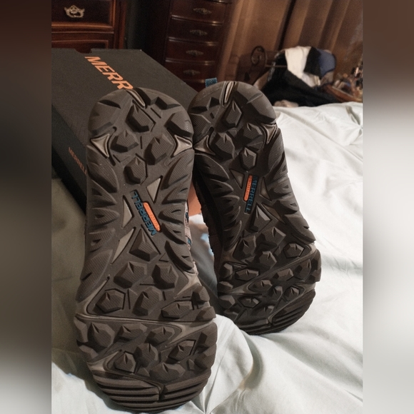 Merrell - Picture 2 of 4